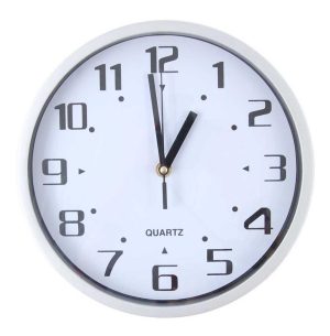 В неделя местим стрелките на часовника с час назад