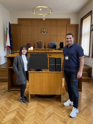 Окръжен съд дари компютри на „Добро сърце“