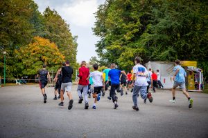 150 ученици общинския лекоатлетически крос „Златна есен 2025“