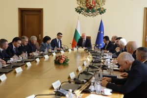 Предлагат Румен Спецов за особен управител на „Лукойл“