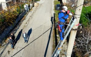 Подменят уличните лампи в селата в община Панагюрище