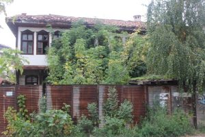 Възрожденски къщи стоят „под ключ“ в Пазарджик