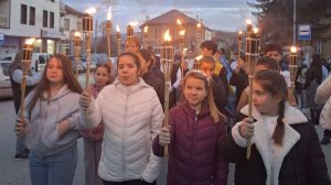 Факелно шествие във Велинград в навечерието на Деня на будителите