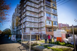 Започна обновяването на многофамилна жилищна сграда на бул. „Георги Бенковски“