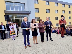 Красимир Вълчев откри реновирано училище в Пещера