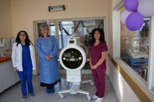 Нова модерна лампа за интензивна терапия на бебета има Неонатологично отделение