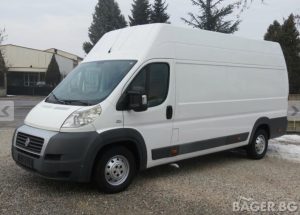 Задържаха апаш, отнел микробус и лека кола