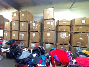 Трима обвинени за незаконна онлайн търговия