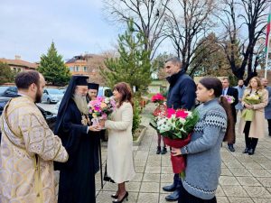 Митрополит Николай: Рождество Христово е празник на радостта, надеждата и Божията любов