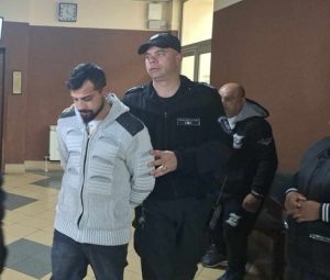 Обвиняемият за катастрофата, отнела два живота, остава в ареста