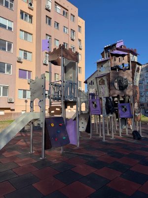 Община Пазарджик откри 11 нови детски площадки