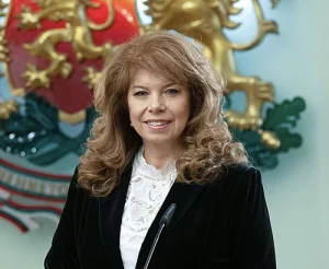 Президентът Илияна Йотова продължава консултациите за служебно правителство