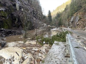 Организират протест в Сърница заради затворения път за Велинград