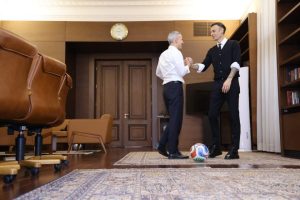 Бербатов е новият съветник на премиера по младежта и спорта