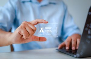 Европейски цифров портфейл влиза в действие: личните документи вече в телефона