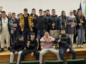 Община Велинград награди шампионите от ученическите спортни игри