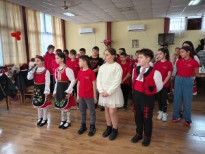 Баба Марта подрани в Пенсионерски клуб №1 в Пазарджик