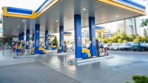 Петролът надхвърли 100 долара за барел