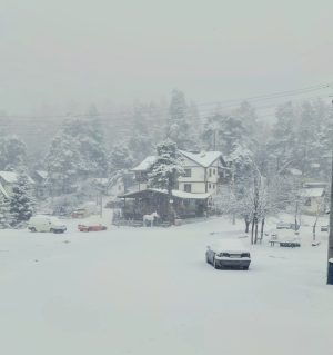 Сняг покри Равногор и Атолука