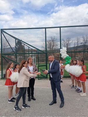 Нова мултифункционална спортна площадка в ракитовско училище