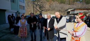 В Пещера откриха напълно обновен жилищен блок на ул. „Михаил Такев“