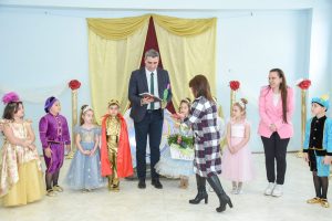 Кметът Петър Куленски впечатлен от детска „Пепеляшка“