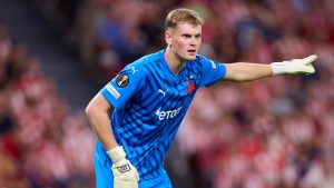 Тежка вечер за Кински поставя под въпрос бъдещето му в Тотнъм