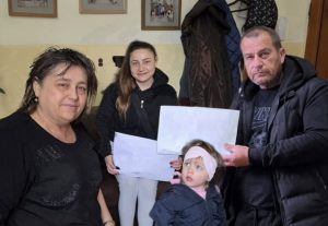 Ученици помагат на деца да оздравеят