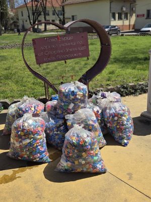 83 кг капачки събрани досега в металното сърце в МБАЛ