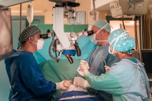 Неврохирург от Пазарджик оперира състезател по борба