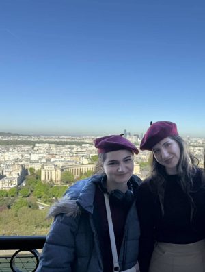 Младши посланици от Езиковата гимназия на посещение в Париж