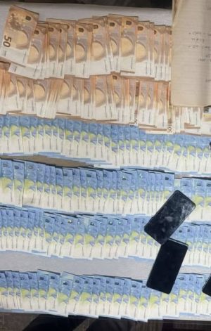 Задържаха 2-ма общински съветници от Септември