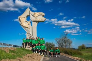 Лекоатлети с крос тренировка по Алеята на свободата