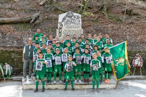 Млади футболни надежди с урок по родолюбие