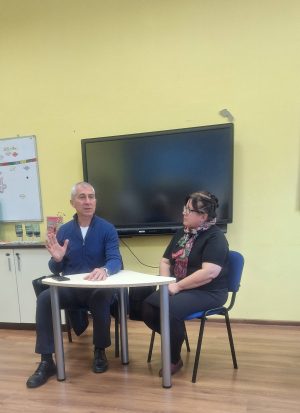 Миро Стоянов гостува на младшите посланици в „Аксаков“