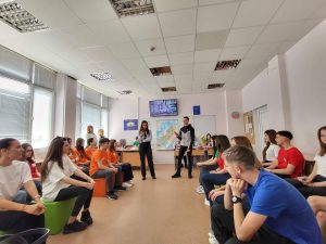 Младши посланици пътешестваха из Европа с интердисциплинарен урок