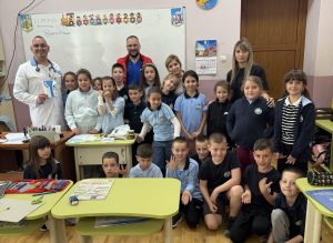 Лекарски асистенти обучават ученици в Пазарджик за здравето, спешната помощ и избора на професия