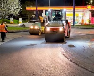 Започна асфалтирането на кръговите кръстовища при моста на Марица