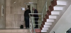 Инцидент в РИК – Благоевград: Председателят и секретарят пострадаха