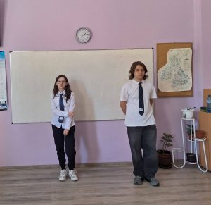Младшите посланици от „Аксаков“ с урок за Моне