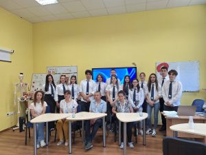 Младшите посланици от ПГ „Аксаков“ се срещнаха с депутати в парламента на самозастъпниците