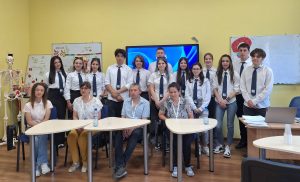 Младши посланици от ПГ „Иван Аксаков“ организират празник за деца чужди граждани