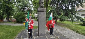 Пещера почете паметта на Христо Ботев