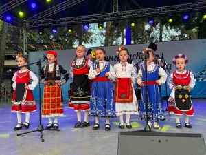 Вечер на фолклорното изкуство събра почитатели