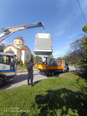 Доставиха новите контейнери за смет в Главиница