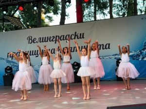 Спектакълът на КСТ „Импулс – Велинград 2002“ впечатли публиката