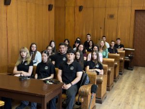 Ученици от ПГИМ- на практика в Окръжен съд