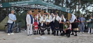 Стотици се събраха в „Св.Константин“ над Пещера на фолклорен събор
