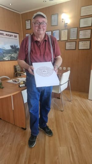 923 пенсионери от „Асарел-Медет“ получиха подаръците си