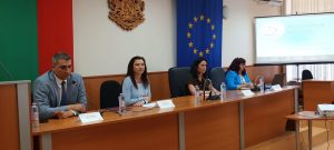 Институциите трябва да работят в екип с децата